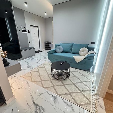 Two Bedroom Apartment In The Center, With Parking, Address Avram Iancu 32 Кишинів Екстер'єр фото