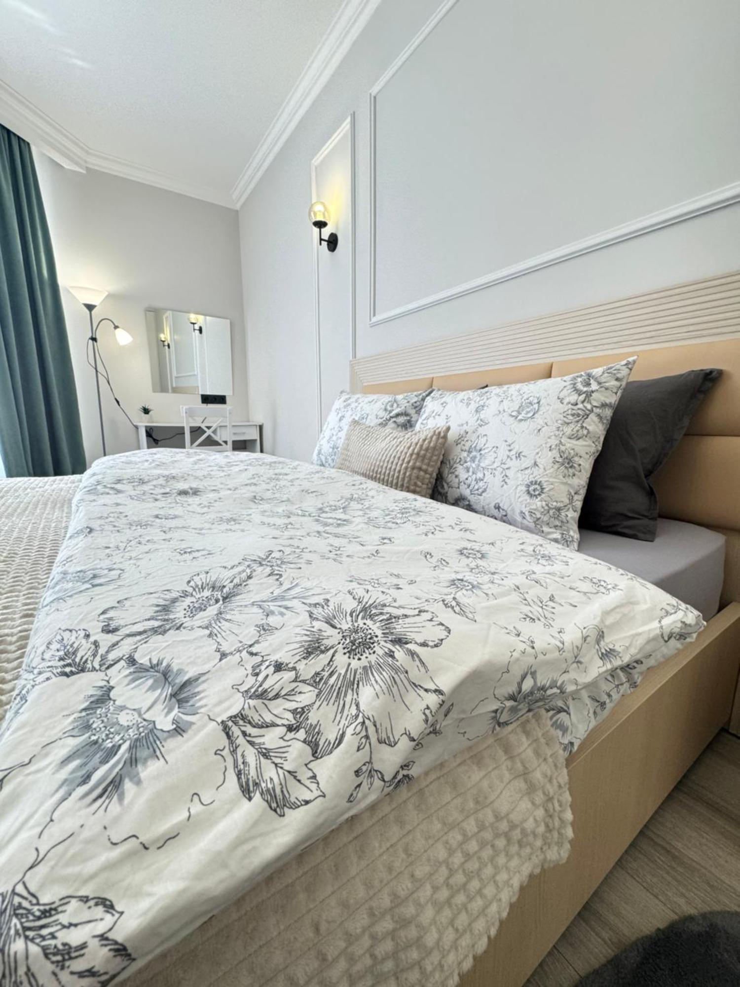 Two Bedroom Apartment In The Center, With Parking, Address Avram Iancu 32 Кишинів Екстер'єр фото
