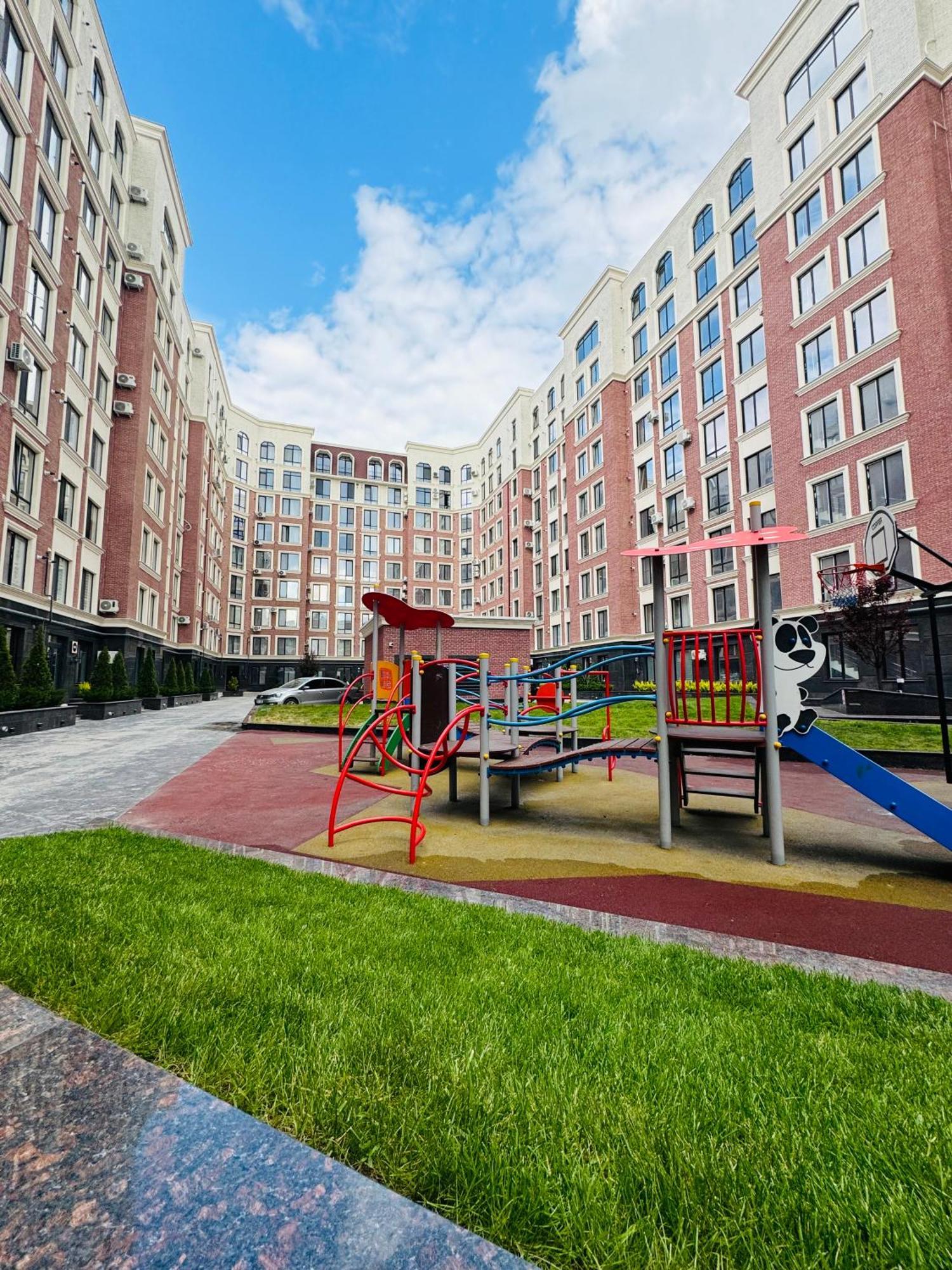 Two Bedroom Apartment In The Center, With Parking, Address Avram Iancu 32 Кишинів Екстер'єр фото