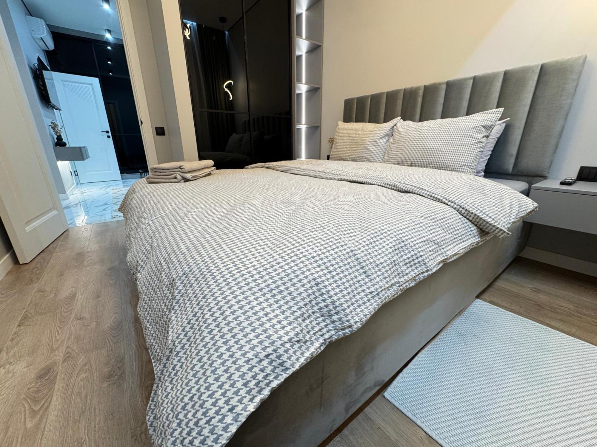 Two Bedroom Apartment In The Center, With Parking, Address Avram Iancu 32 Кишинів Екстер'єр фото